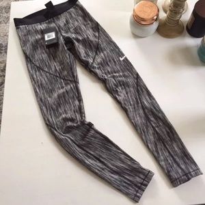 Nike Hyper warm Leggings NWT